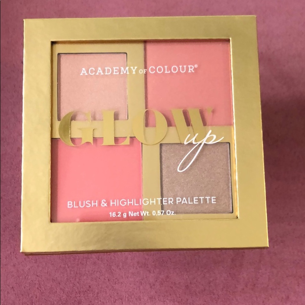 Makeup Bundle - Picture 2 of 4